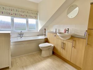 Family Bathroom- click for photo gallery